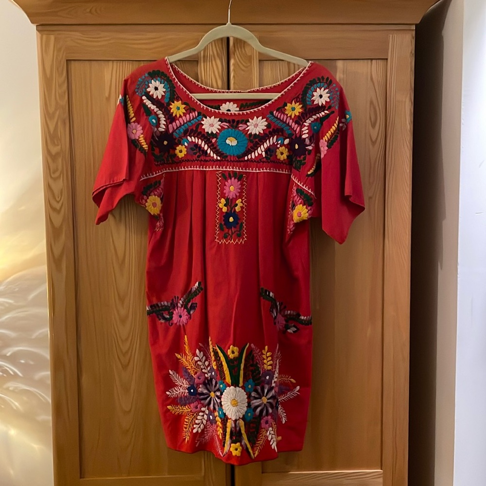 Vintage Embroidered Mexican Dress